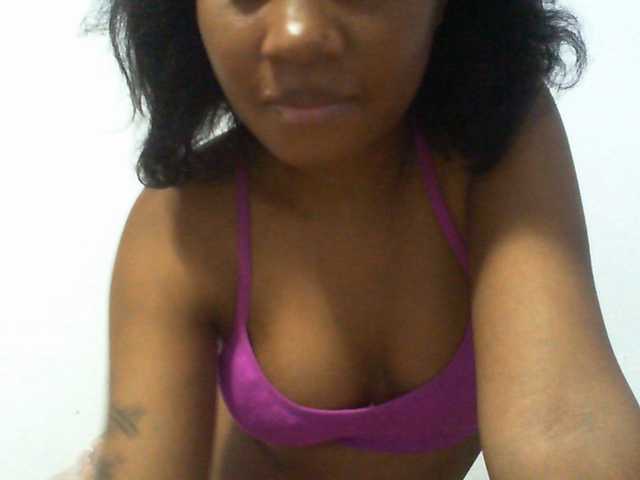 Njara12 live cam on BongaCams