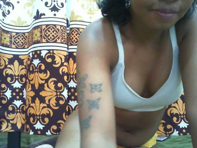 Njara12 live cam on BongaCams