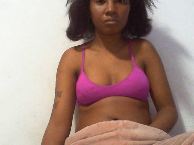 Njara12 live cam on BongaCams