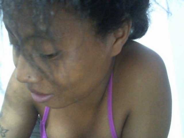 Njara12 live cam on BongaCams