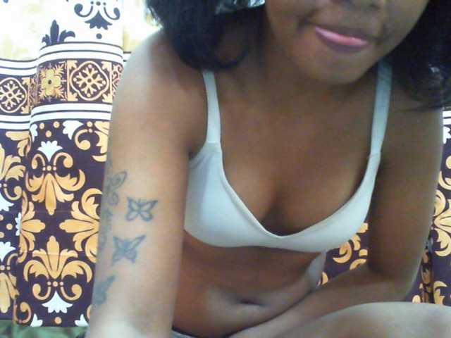 Njara12 live cam on BongaCams