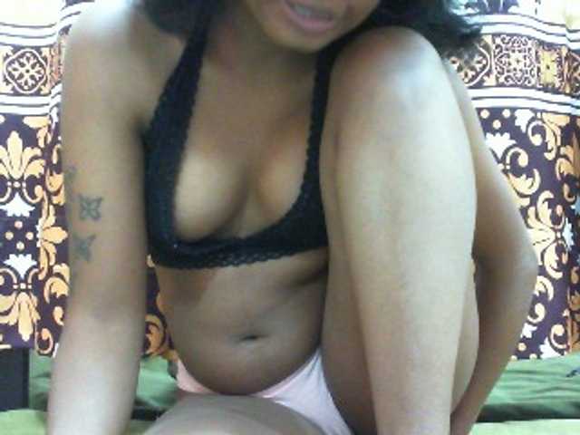 Njara12 live cam on BongaCams