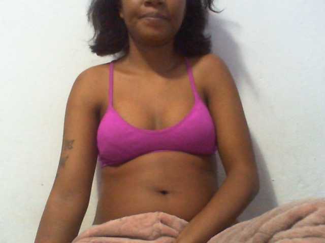 Njara12 live cam on BongaCams
