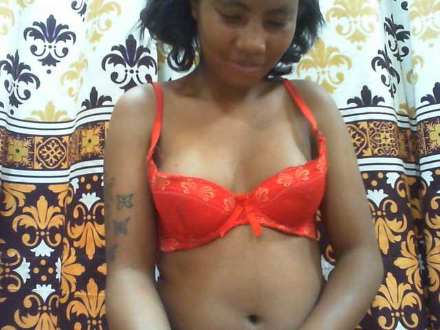 Njara12 live cam on BongaCams