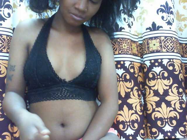 Njara12 live cam on BongaCams