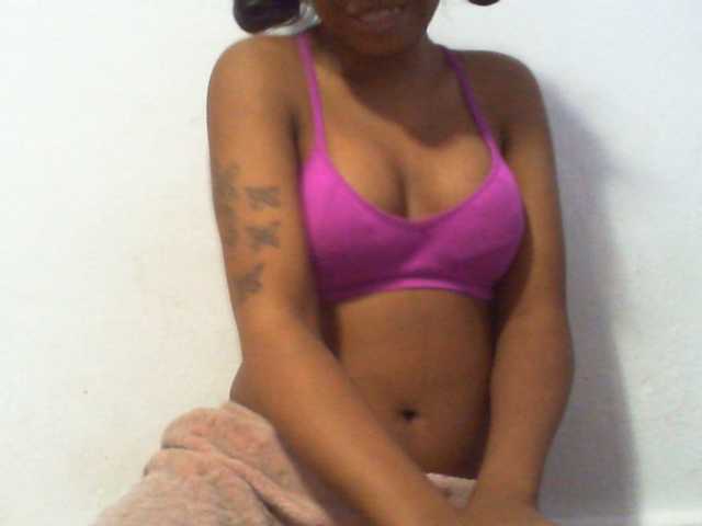 Njara12 live cam on BongaCams