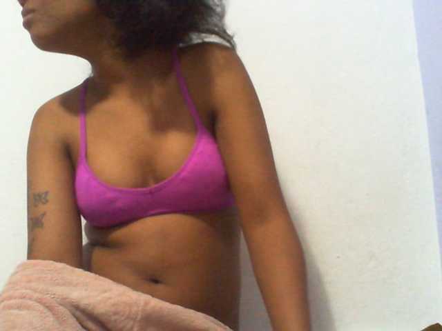 Njara12 live cam on BongaCams