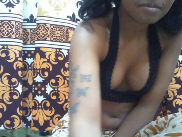 Njara12 live cam on BongaCams