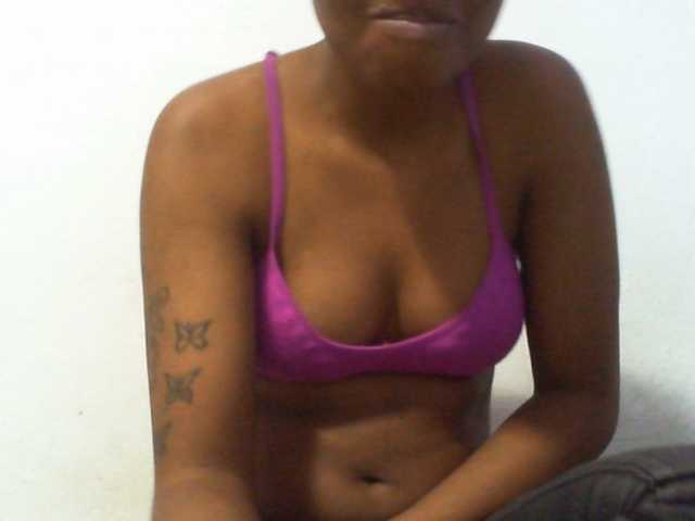 Njara12 live cam on BongaCams