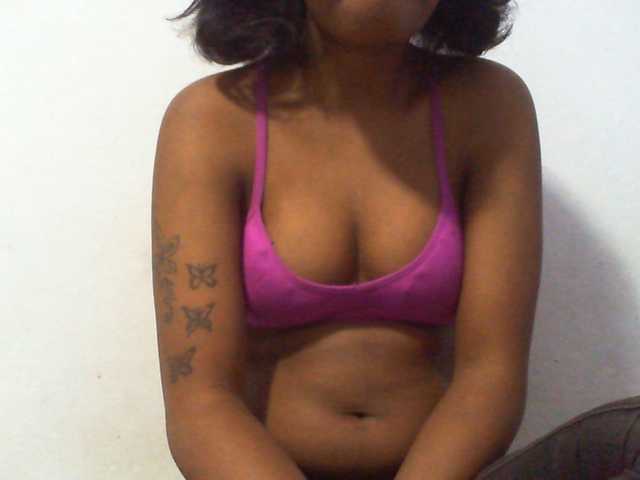 Njara12 live cam on BongaCams