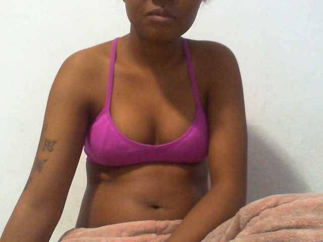 Njara12 live cam on BongaCams