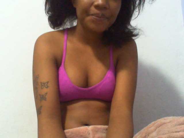 Njara12 live cam on BongaCams