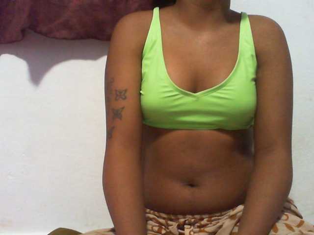 Njara12 live cam on BongaCams