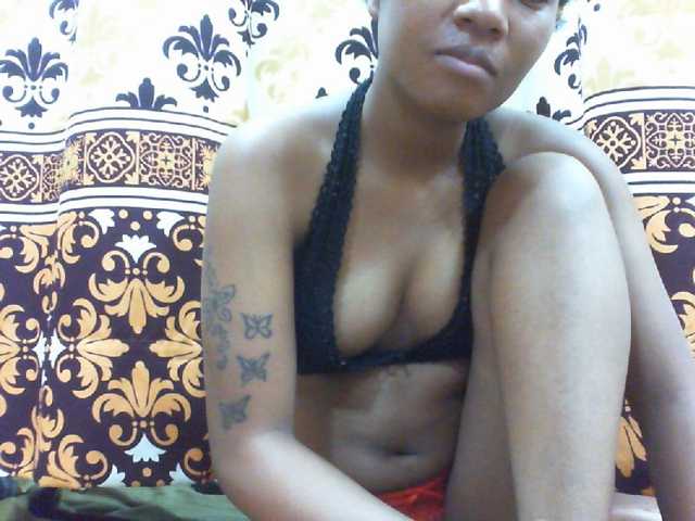Njara12 live cam on BongaCams