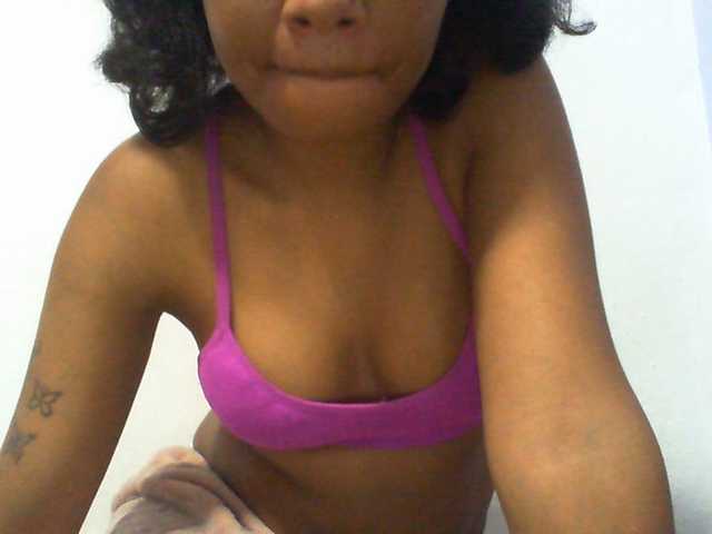 Njara12 live cam on BongaCams