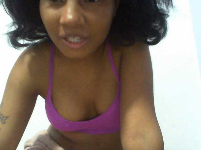 Njara12 live cam on BongaCams