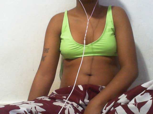 Njara12 live cam on BongaCams