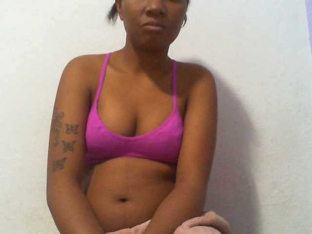 Njara12 live cam on BongaCams