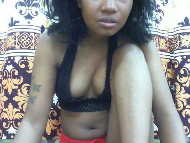 Njara12 live cam on BongaCams