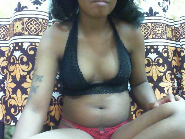 Njara12 live cam on BongaCams