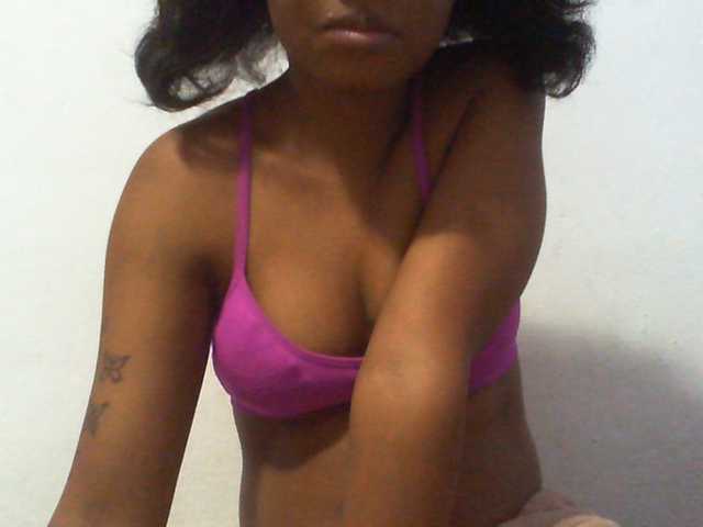 Njara12 live cam on BongaCams