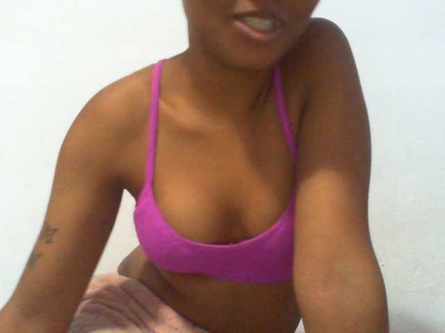 Njara12 live cam on BongaCams
