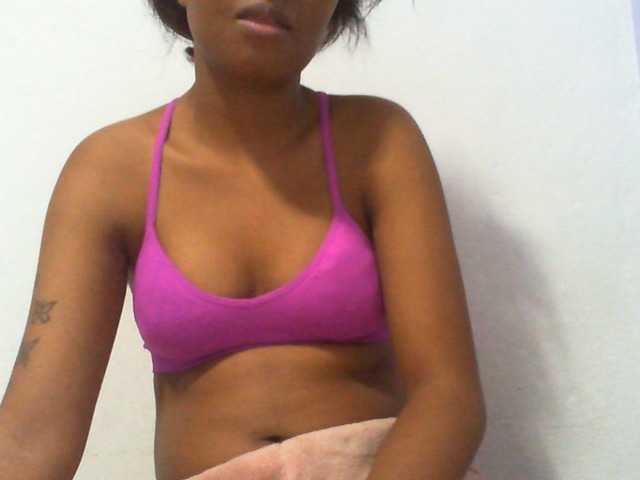 Njara12 live cam on BongaCams