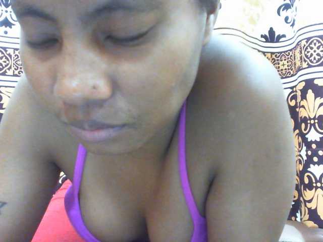Njara12 live cam on BongaCams