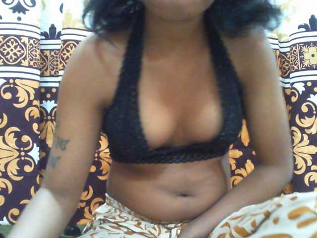 Njara12 live cam on BongaCams
