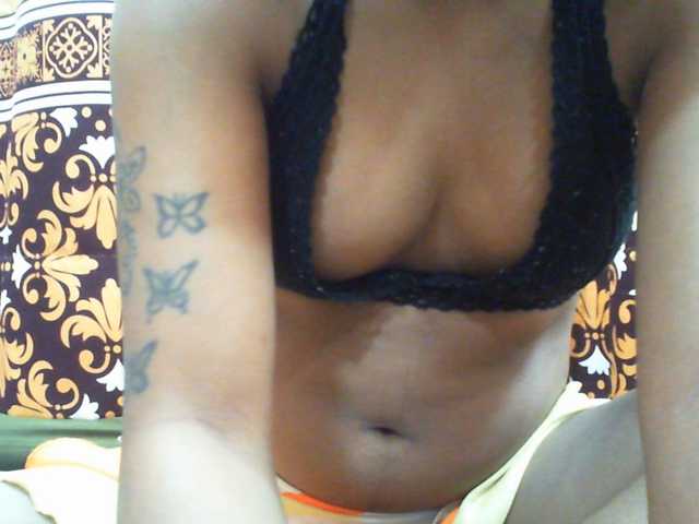 Njara12 live cam on BongaCams