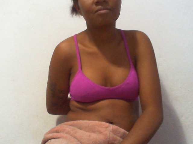 Njara12 live cam on BongaCams