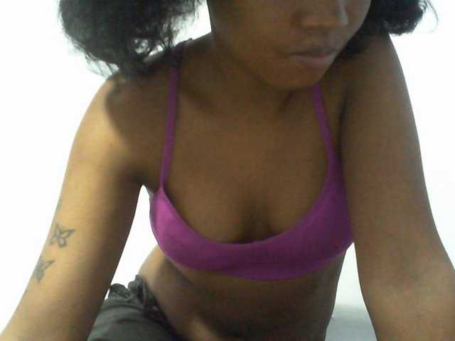Njara12 live cam on BongaCams