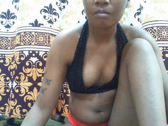 Njara12 live cam on BongaCams