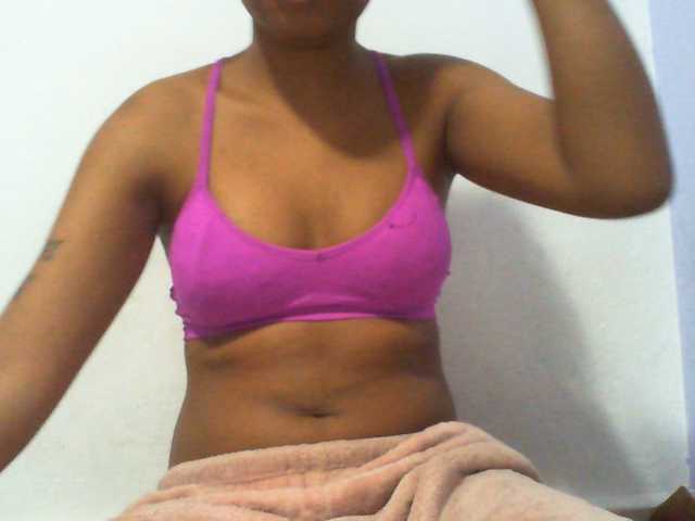 Njara12 live cam on BongaCams