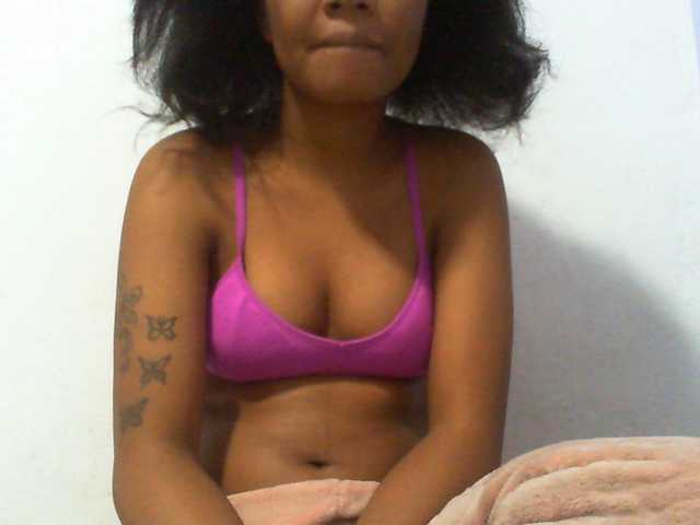 Njara12 live cam on BongaCams