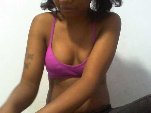 Njara12 live cam on BongaCams
