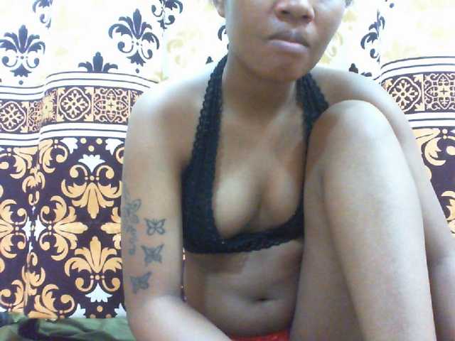 Njara12 live cam on BongaCams