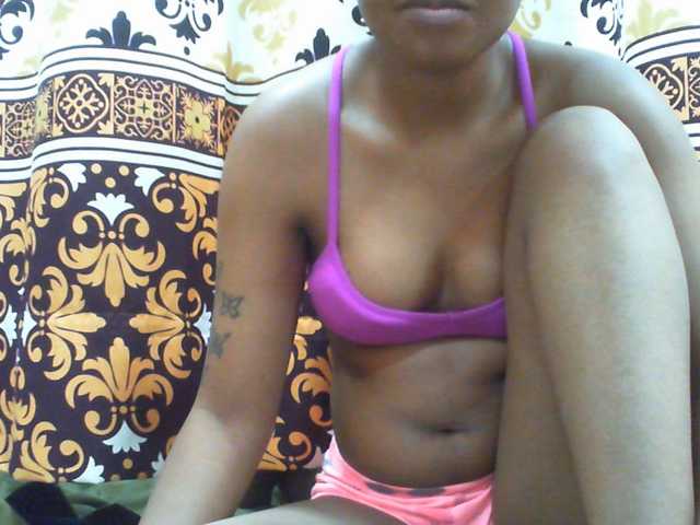 Njara12 live cam on BongaCams