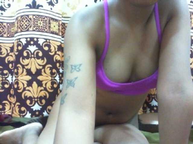 Njara12 live cam on BongaCams