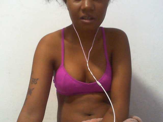 Njara12 live cam on BongaCams