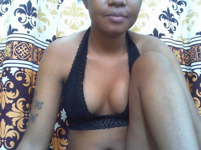 Njara12 live cam on BongaCams