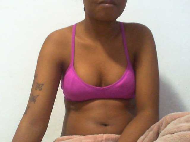 Njara12 live cam on BongaCams