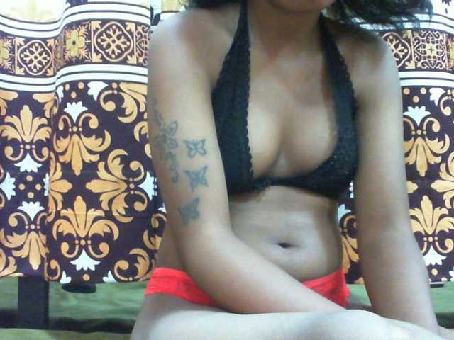 Njara12 live cam on BongaCams