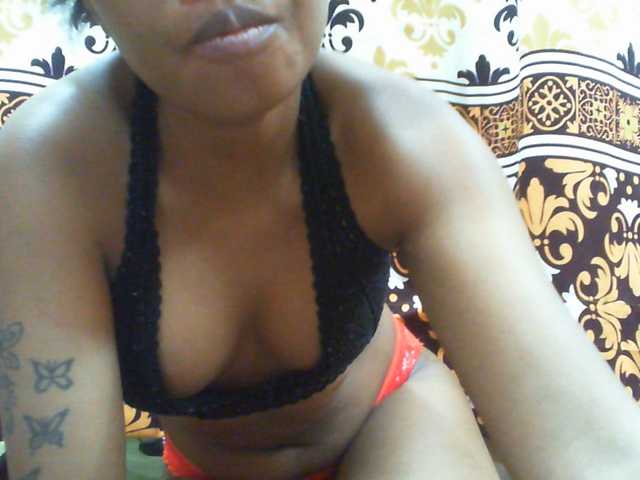Njara12 live cam on BongaCams
