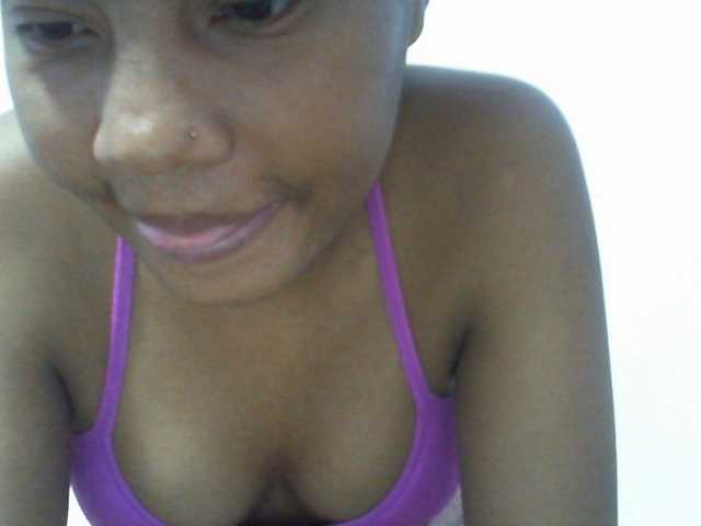 Njara12 live cam on BongaCams