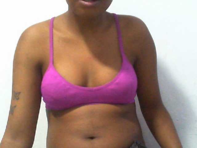 Njara12 live cam on BongaCams
