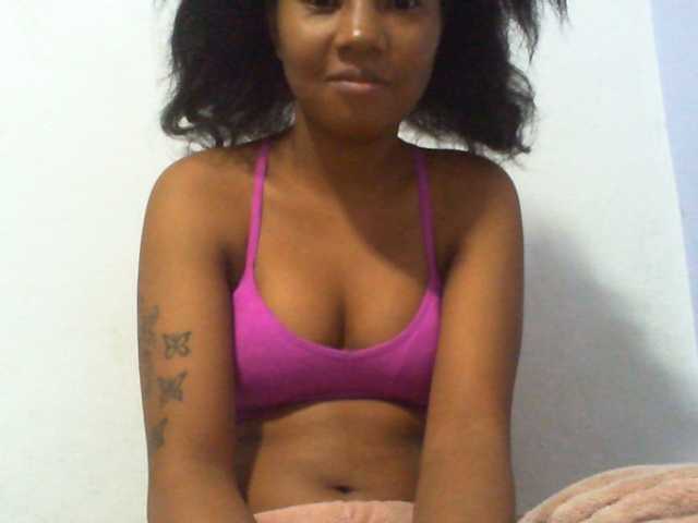 Njara12 live cam on BongaCams