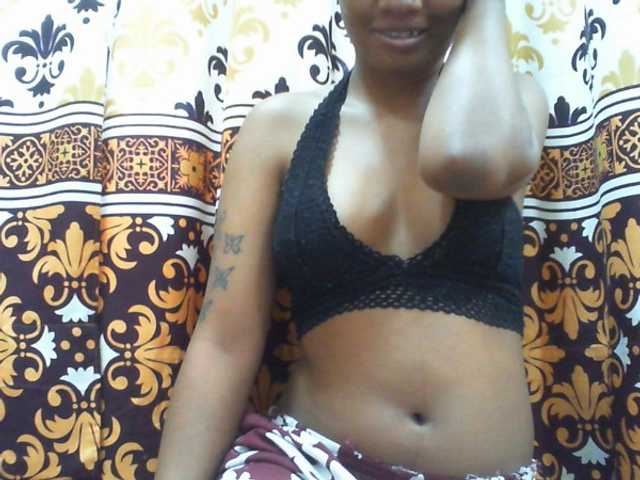 Njara12 live cam on BongaCams