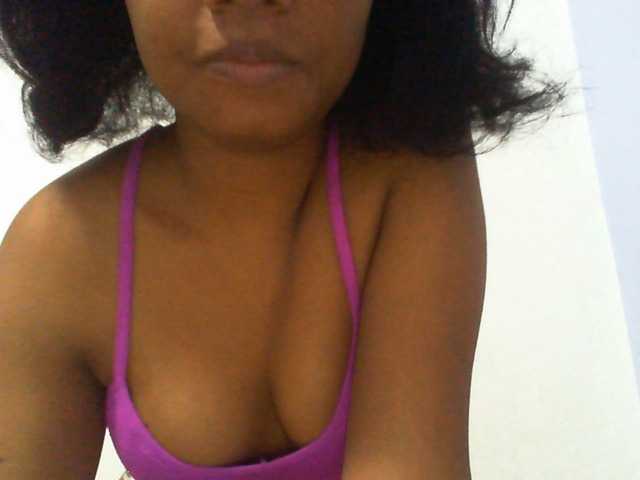 Njara12 live cam on BongaCams