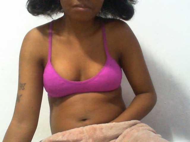 Njara12 live cam on BongaCams